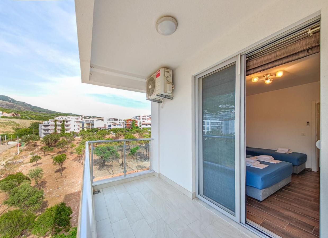 Apartment Plavo Nebo Dobra Voda Exterior photo